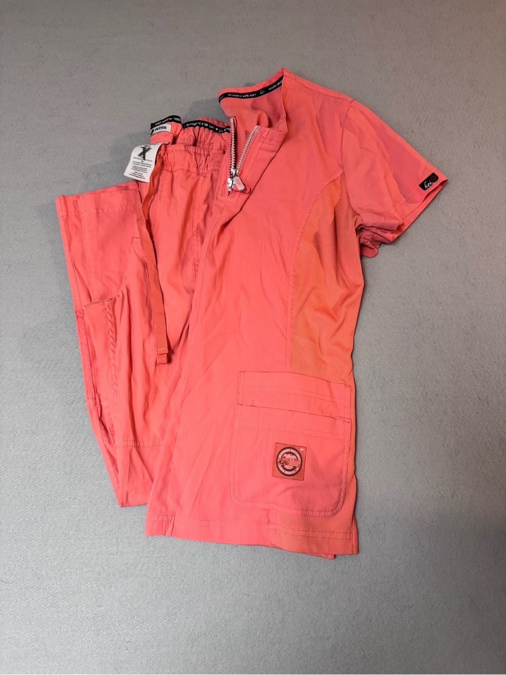 koi Coral Pink Women's Scrub Set Size Large